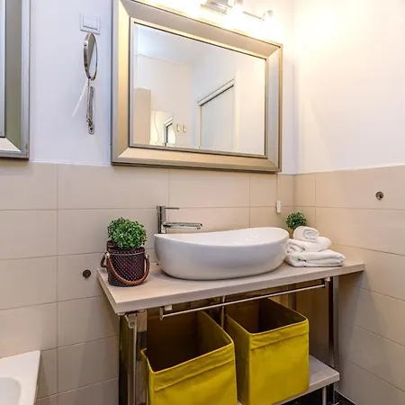 Апартаменты Two Bedroom La