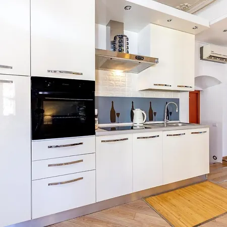 Two Bedroom La * Porec