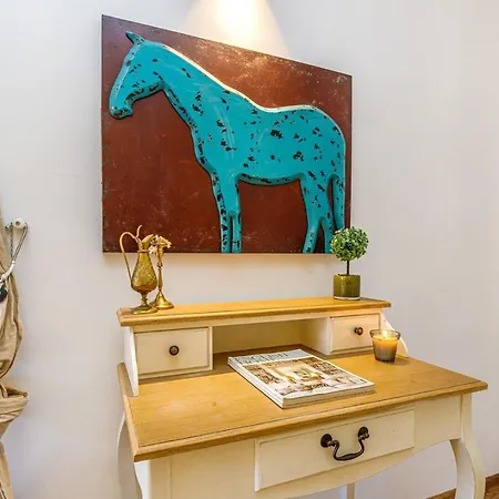 Two Bedroom La Apartment Porec