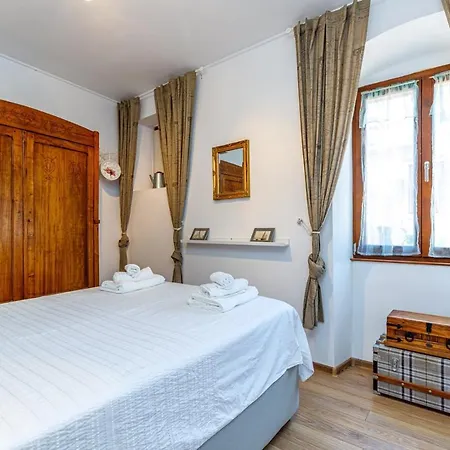 Two Bedroom La