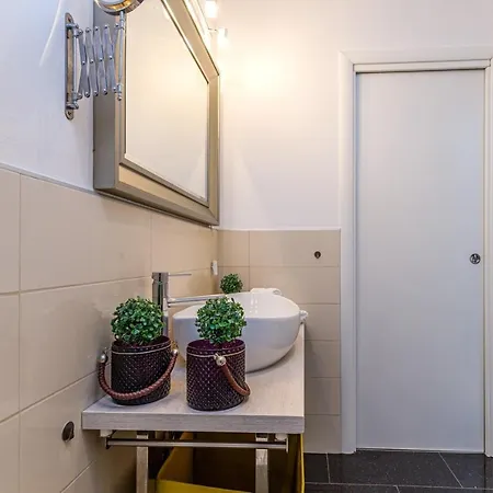 Two Bedroom La Apartment Porec